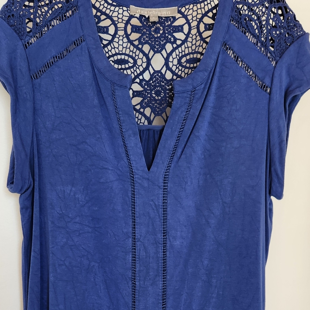Daniel Rainn top, Medium, crochet details, EUC